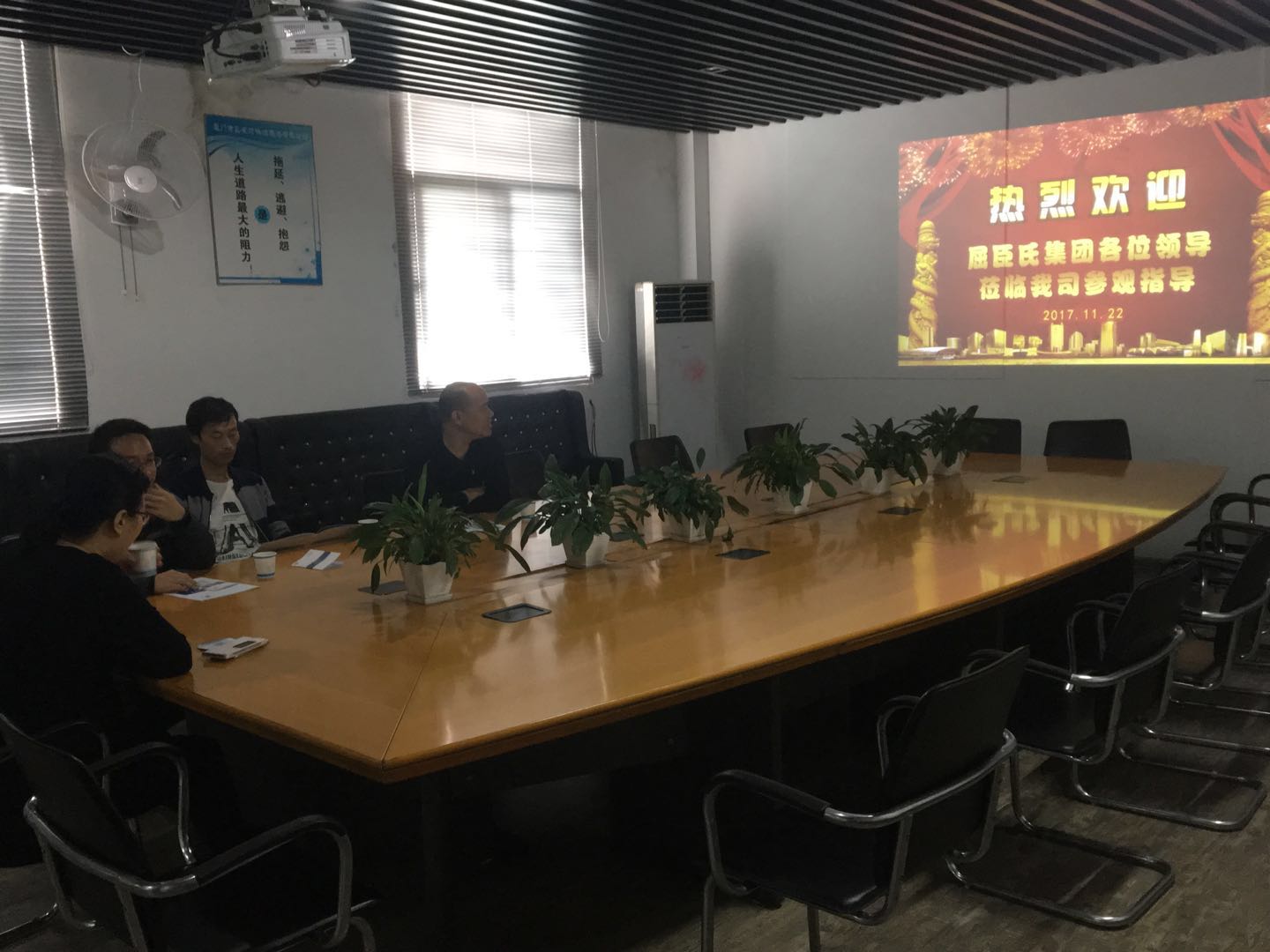 �y�������������������